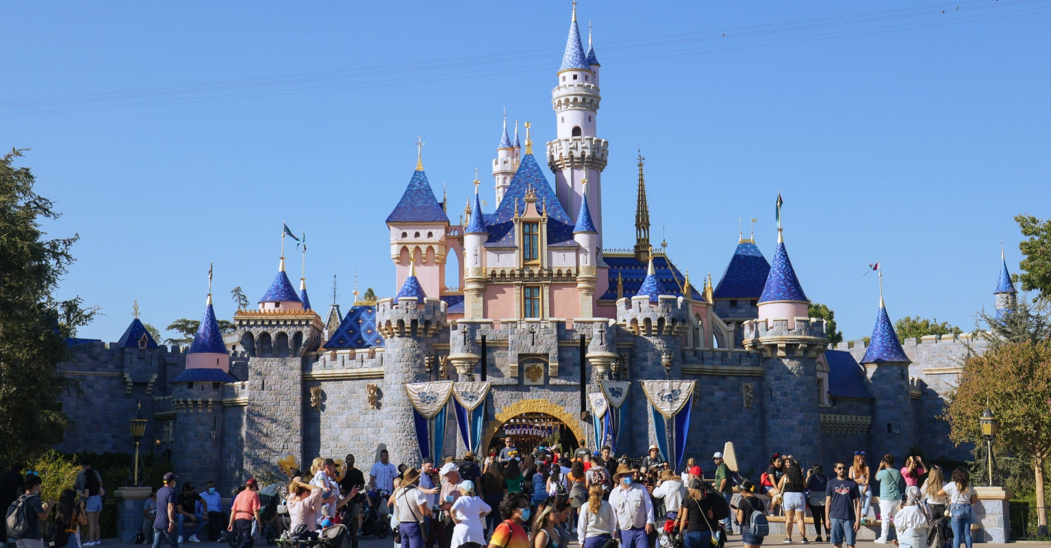 Kardashians appear to make Disneyland guests wait in line so they can ride attractions alone