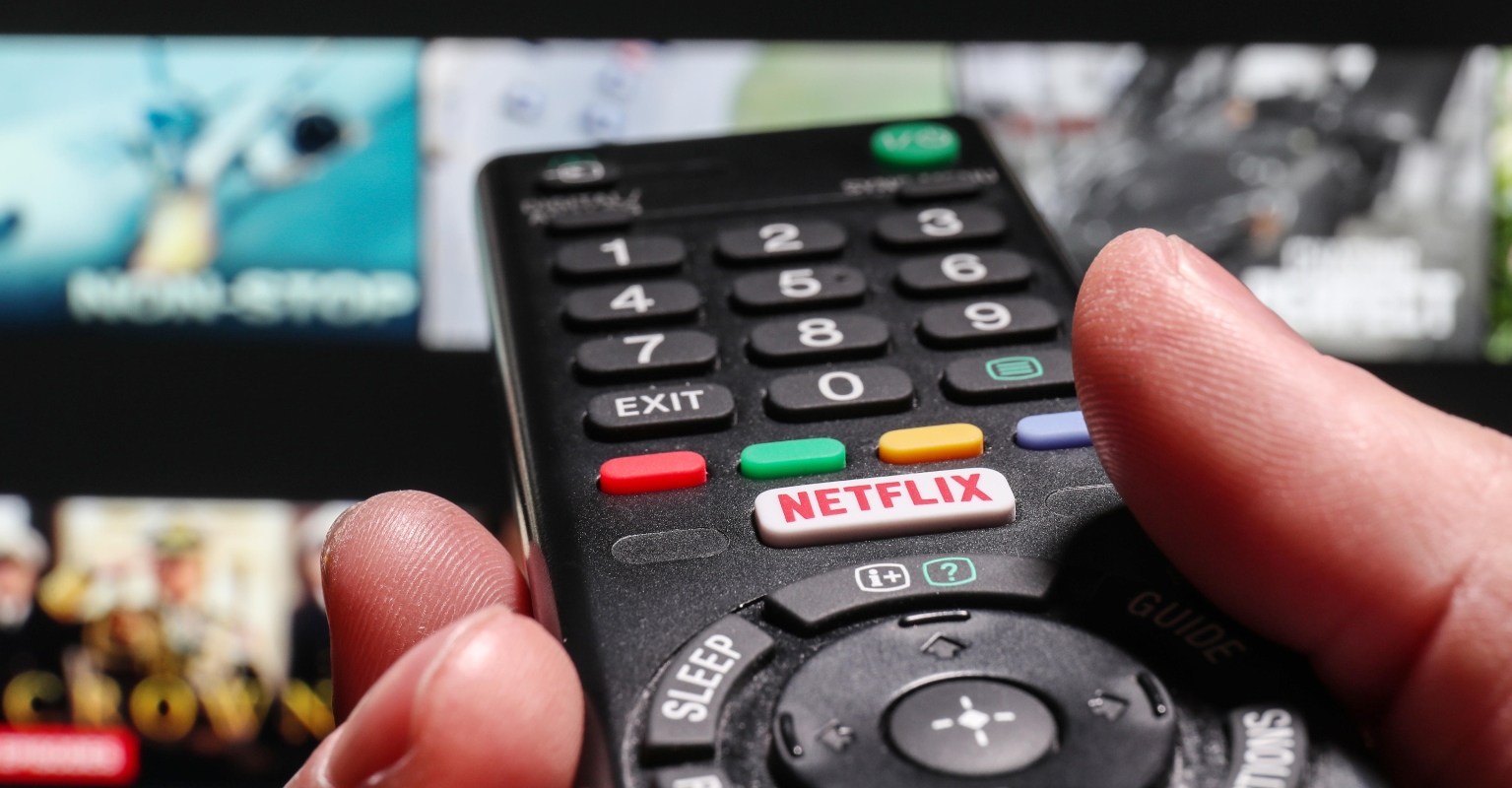 Netflix loses 200,000 subscribers, blames password sharing