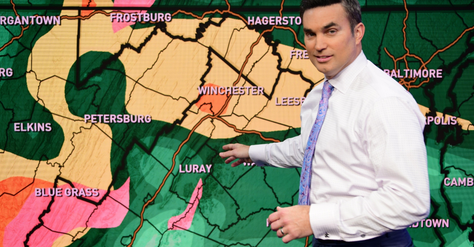 Meteorologist calls his kids live on air after learning that a tornado is approaching his home