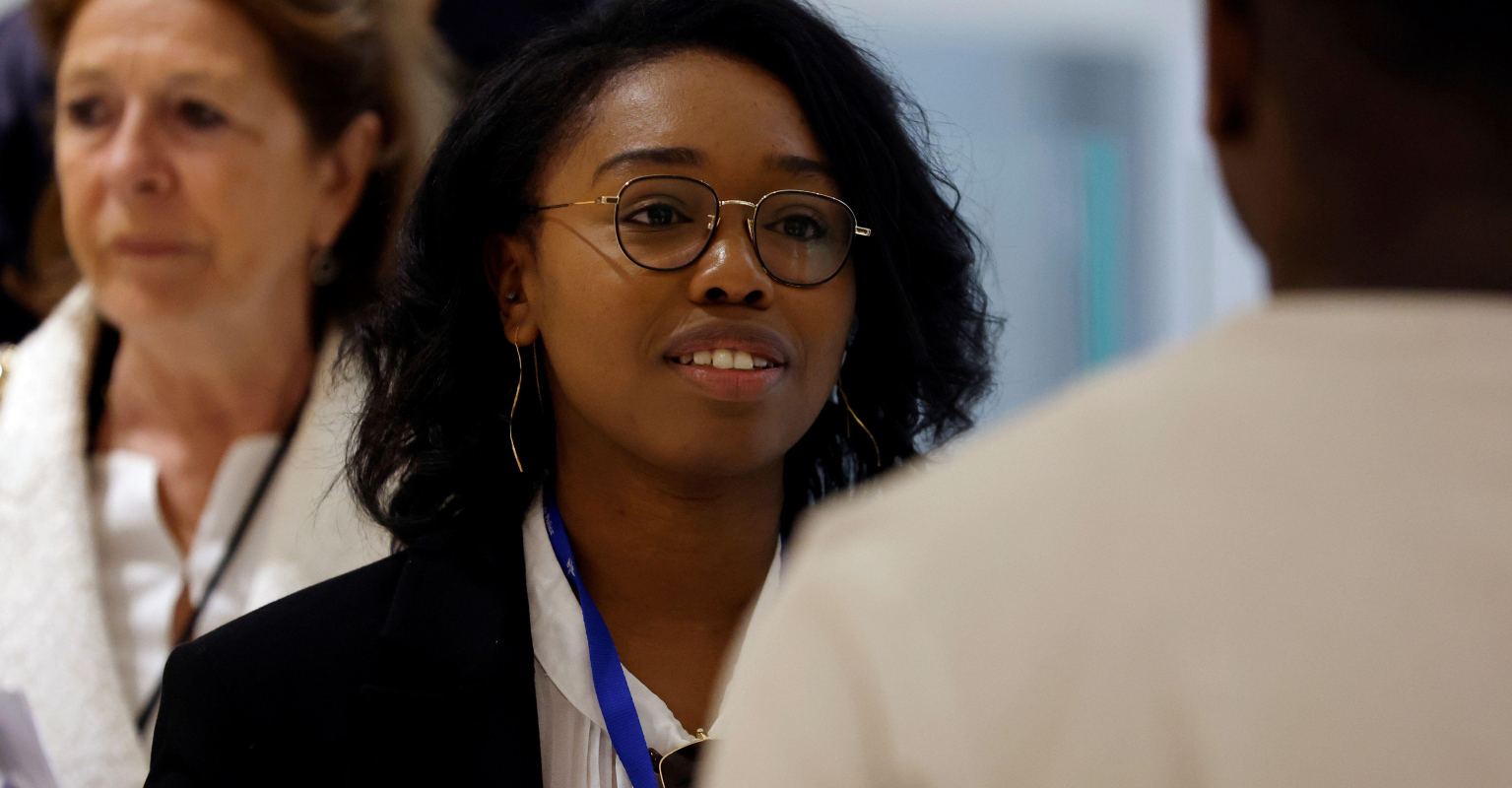 Woman tells court how she survived plane crash that killed 152 passengers