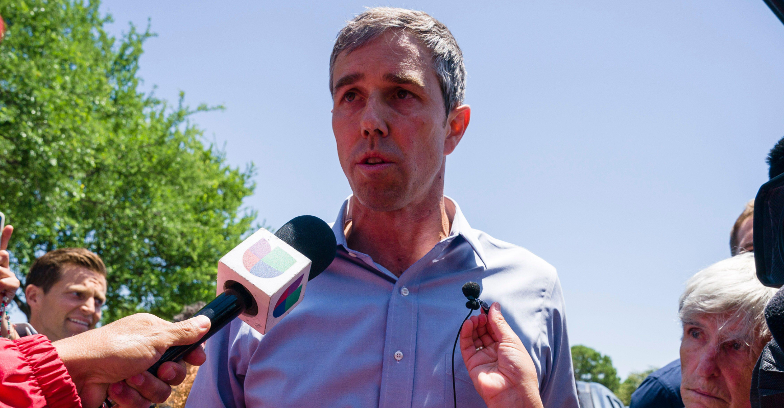 Beto O'Rourke crashes Greg Abbott's Uvalde press conference: 'You are doing nothing'