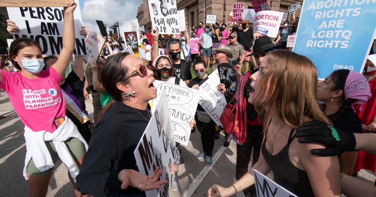 US Supreme Court overturns Roe v. Wade