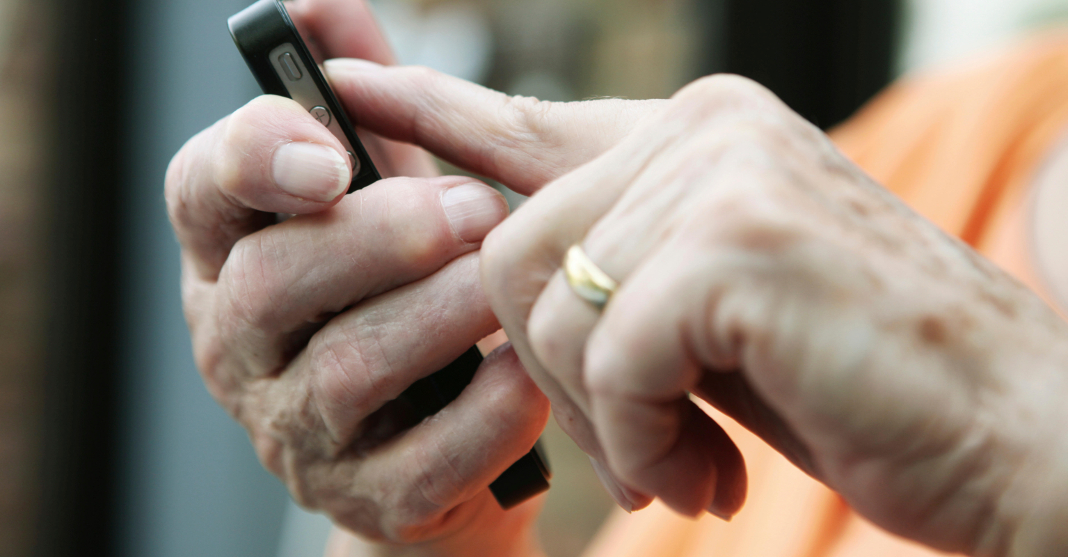 Video of old people learning to use iPhones is the sweetest thing you'll see today
