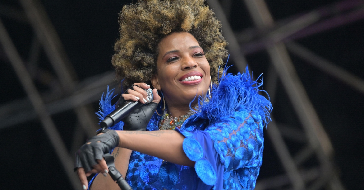 Singer Macy Gray backpedals on comments about trans women