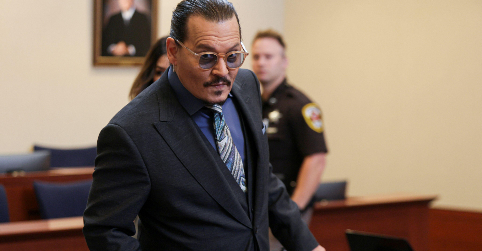 Johnny Depp fans stunned as star appears 'unrecognizable' as he poses for selfies