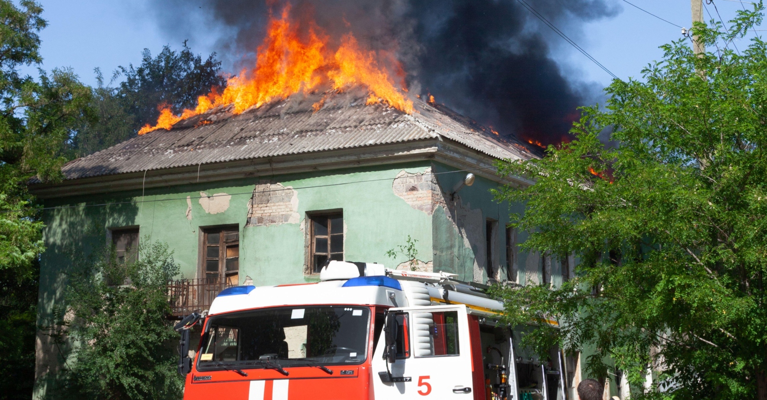 Heroic pizza delivery man runs into burning home to save 5 children