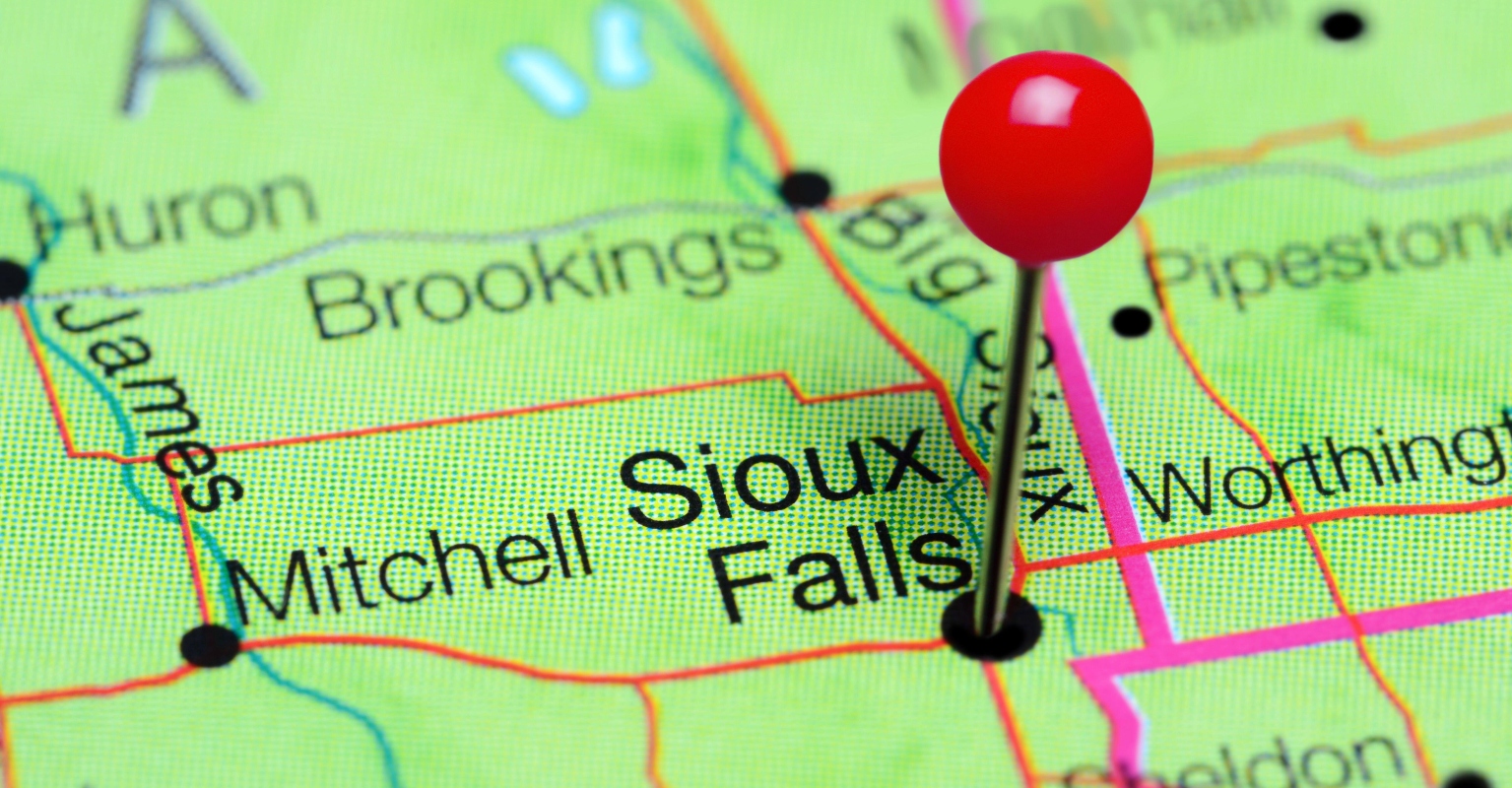 Sioux Falls residents stunned as sky turns green during bizarre phenomenon