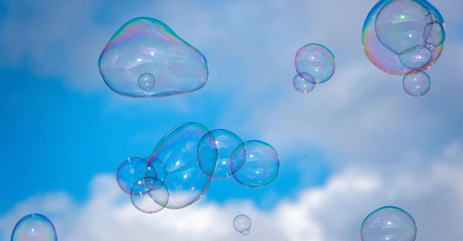Toddler chasing bubbles finds elderly woman who had been missing for days