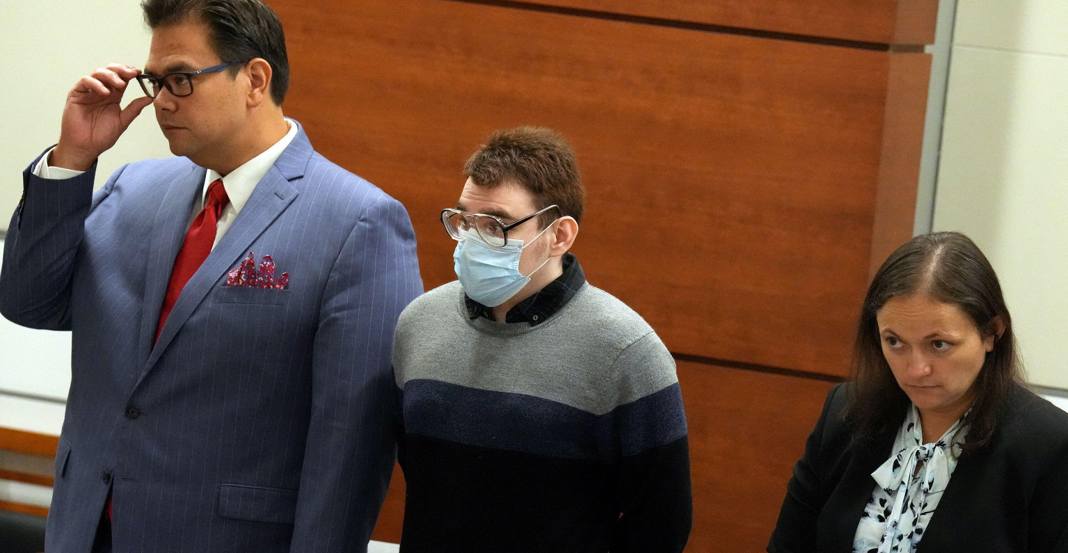 Grieving father erupts at Parkland school shooter's trial: 'Daddy's girl was taken from me!'