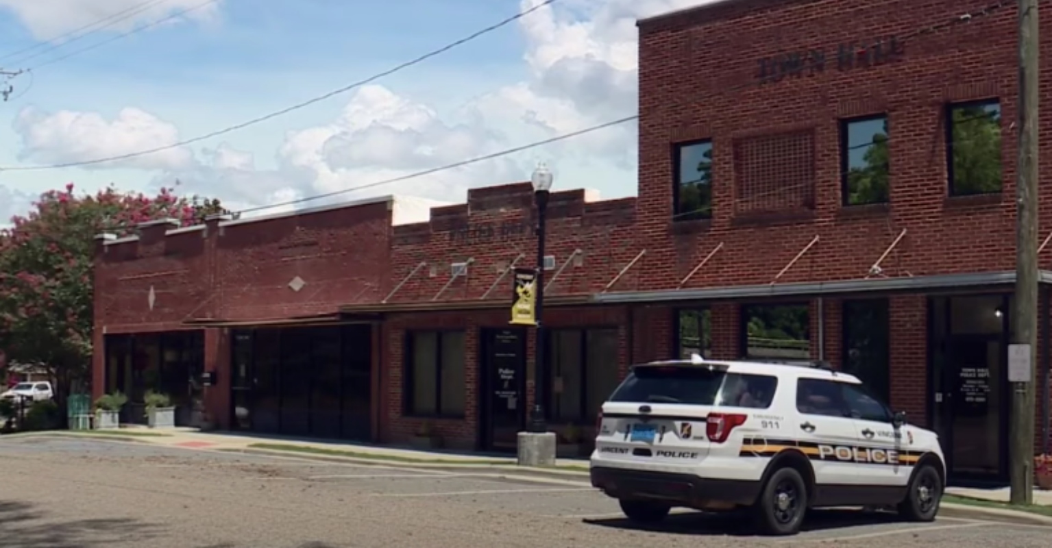 Alabama town votes to dissolve its police department over officer's racist texts