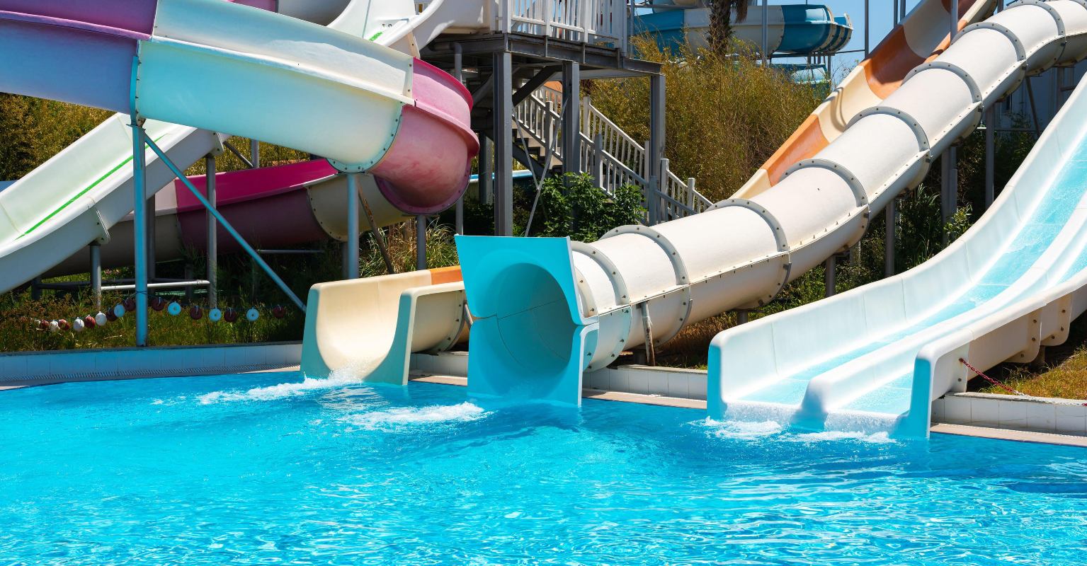 Guy collides with little guy in water slide - people don't know who is to blame dress in a 2017 video.
