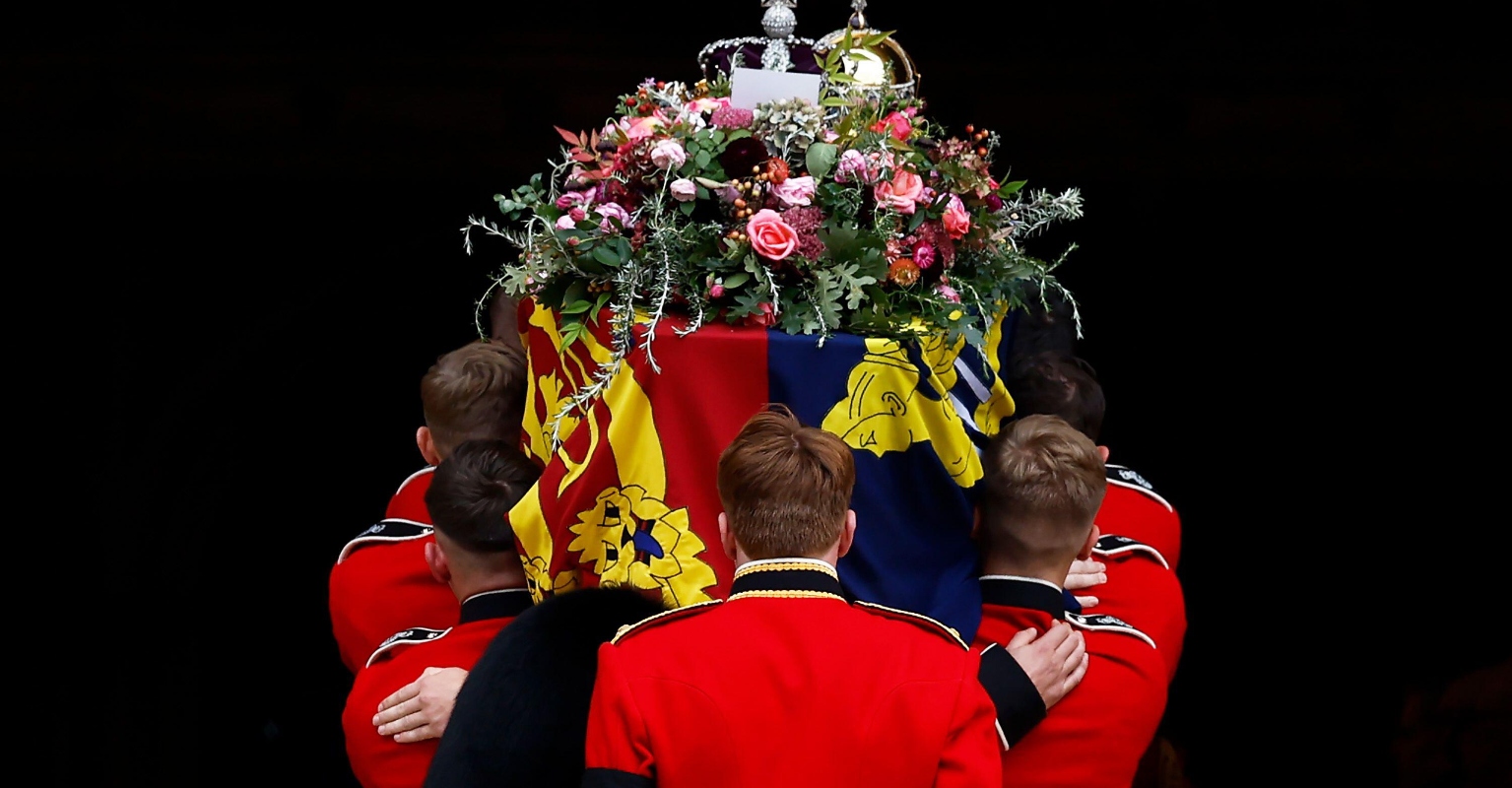 Palace releases touching unseen photo of Queen Elizabeth II following her private burial