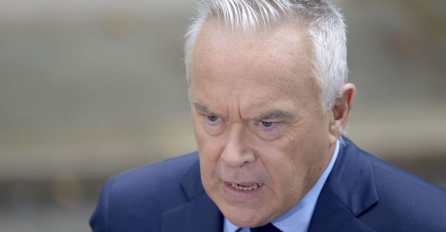 Viewers are calling for Huw Edwards to be knighted following his coverage of the Queen's death