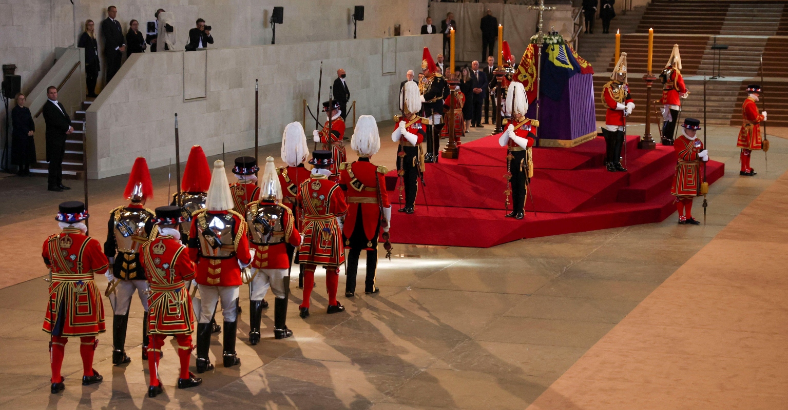 Man arrested after attempting to allegedly rush the Queen's coffin