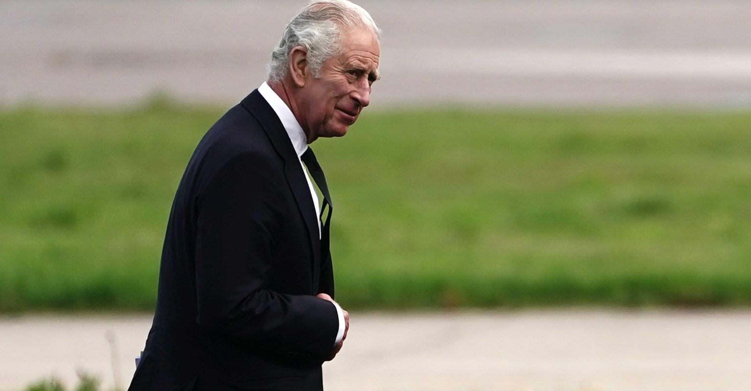 People defend King Charles after he loses temper over leaking pen: 'I can't bear this bloody thing'