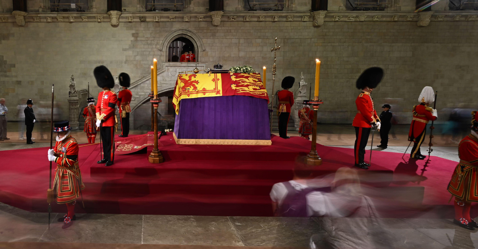 Royal guard collapses near Queen's coffin prompting BBC to suspend live footage