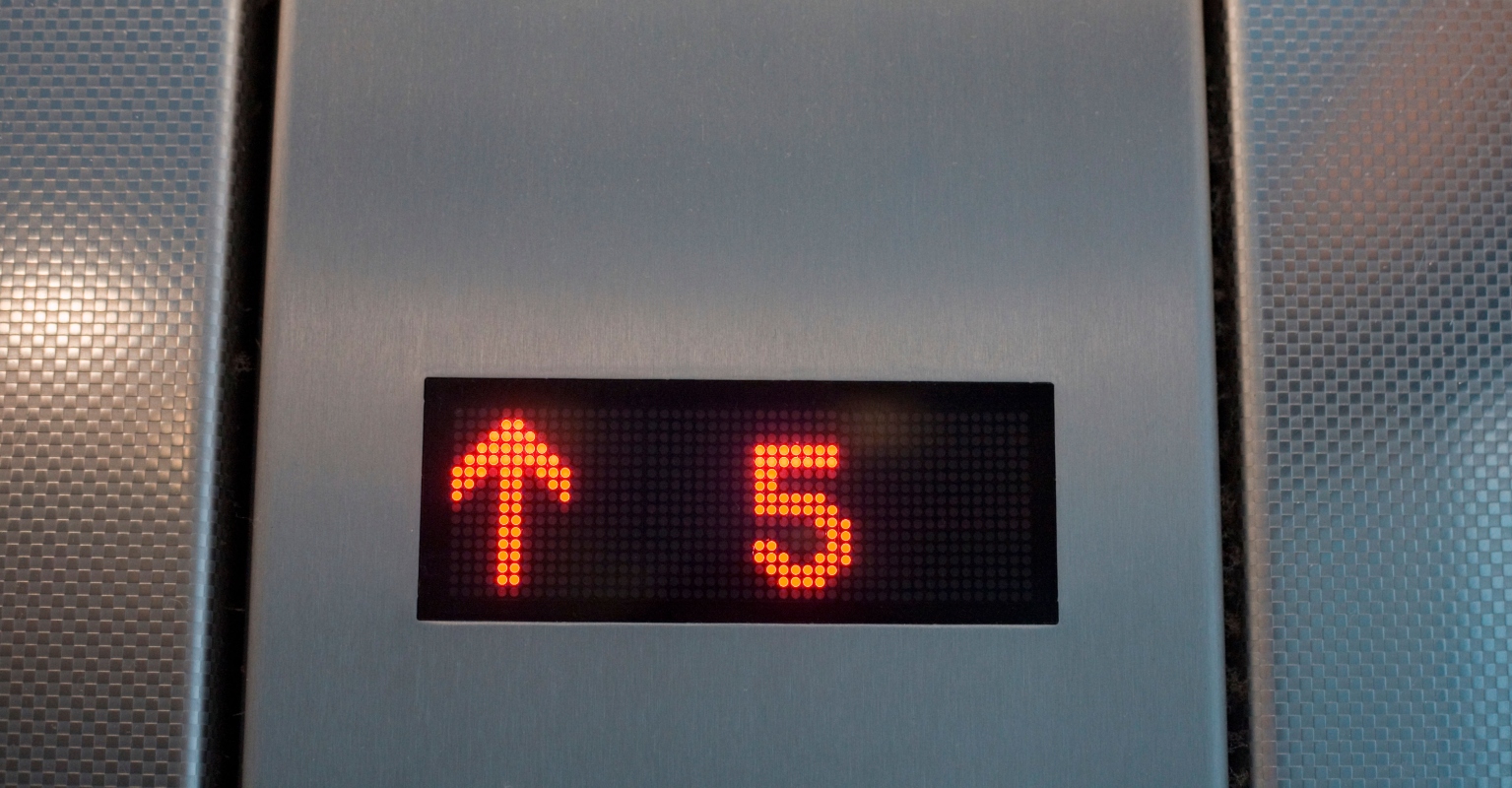 Woman gives birth in an elevator - and the whole thing was caught on the security camera