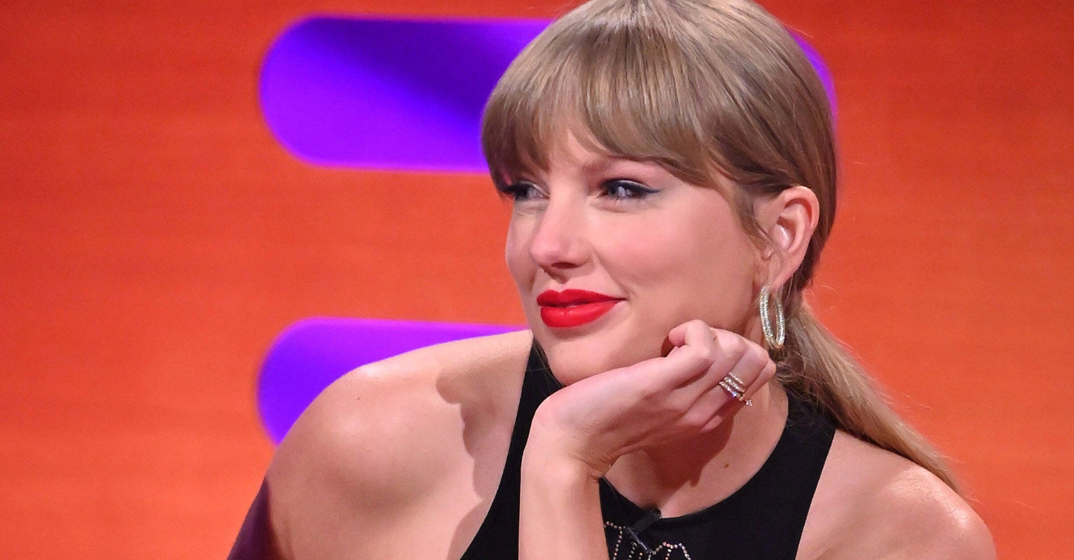 Taylor Swift fans furious as Ticketmaster cancels public sale for concert