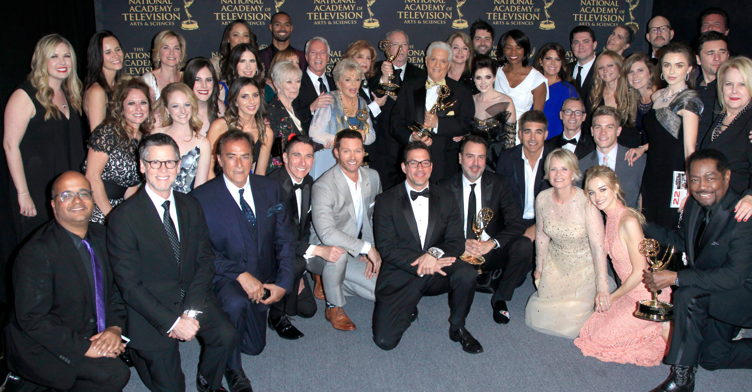 'Days of Our Lives' viewers horrified as show airs daytime TV's first threesome scene