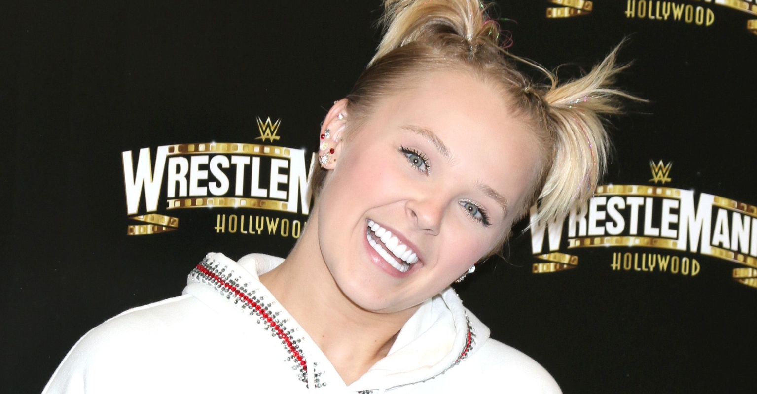 JoJo Siwa responds to rumors she's pregnant