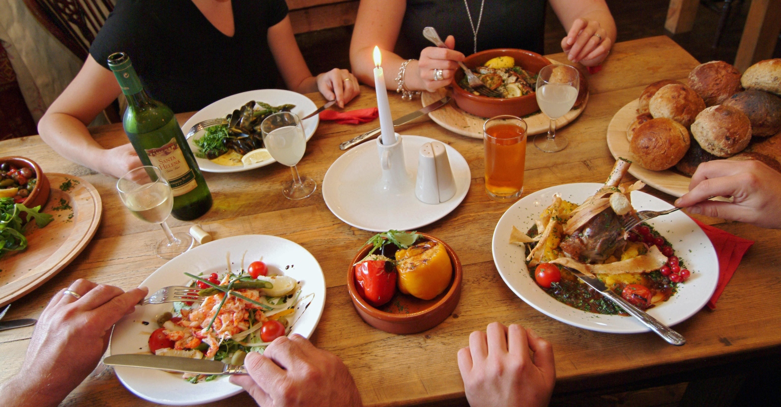 Diners call out 'shameless service charge' on restaurant bill, sparking debate online