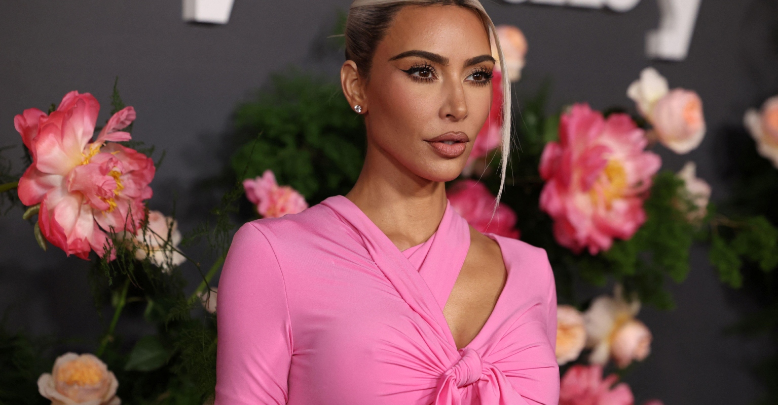 People accuse Kim Kardashian of yet another photoshop fail - but fans rush to her defense