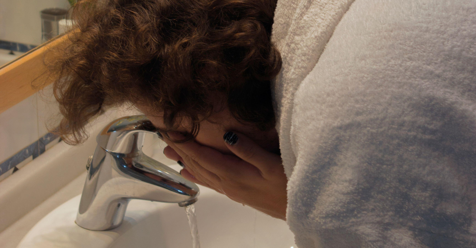 Woman panics when she realizes Halloween tattoo won't scrub off day before work