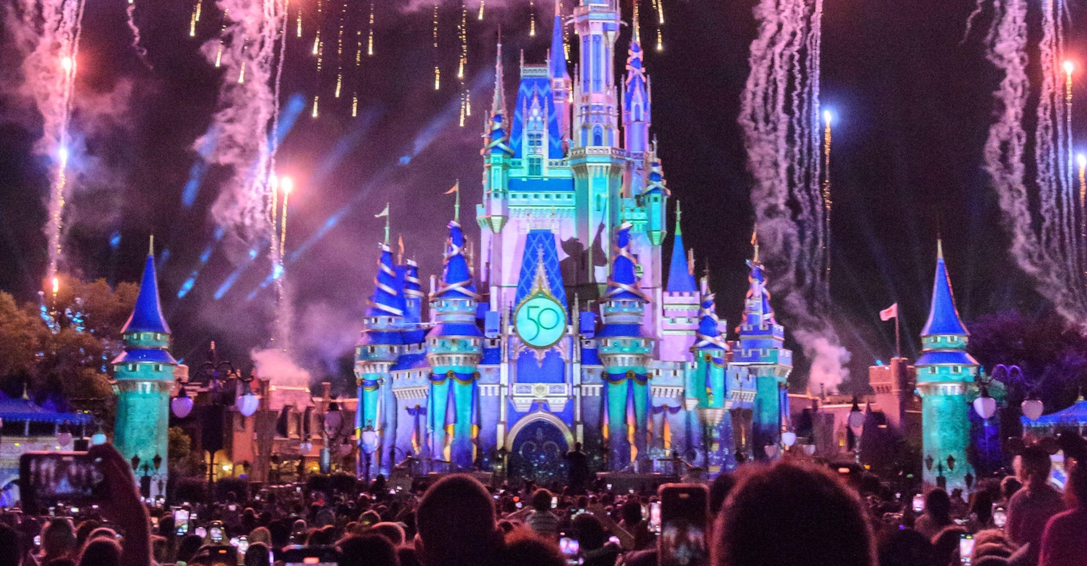 Billionaire pays for 10,000 employees to go to Disney World after record year