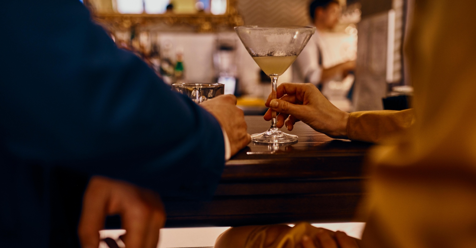 Server slams man who said he'd be 'down to cheat' with her but only tipped 10%