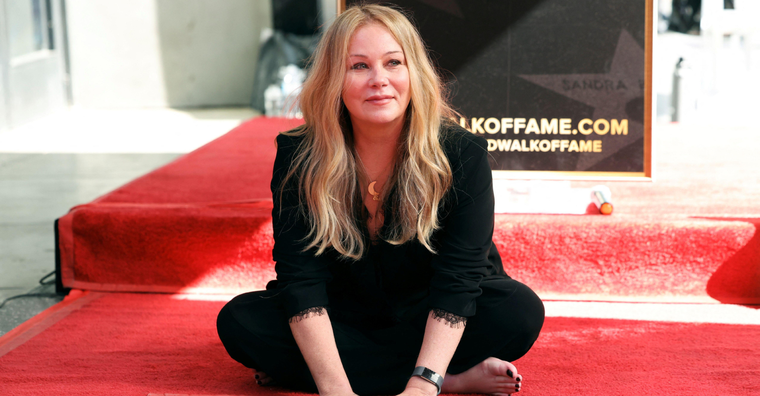 Christina Applegate attends first awards show since multiple sclerosis diagnosis