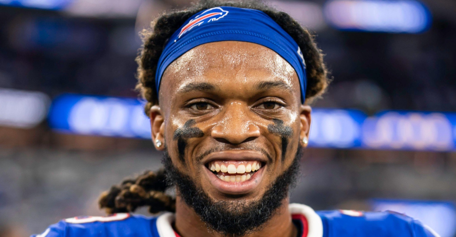 Damar Hamlin writes 3-word note after regaining consciousness in ICU