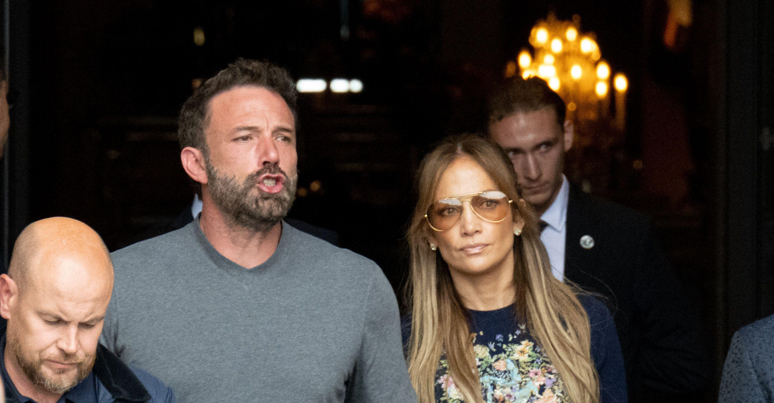 Viewers think clip shows Jennifer Lopez and Ben Affleck having a tense argument at Grammys