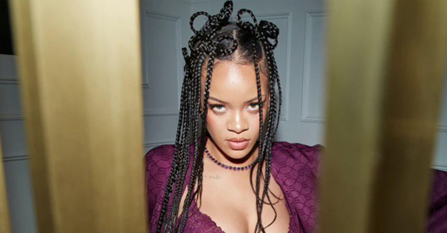 Fans applaud Rihanna for not bringing out special guest performers during halftime show