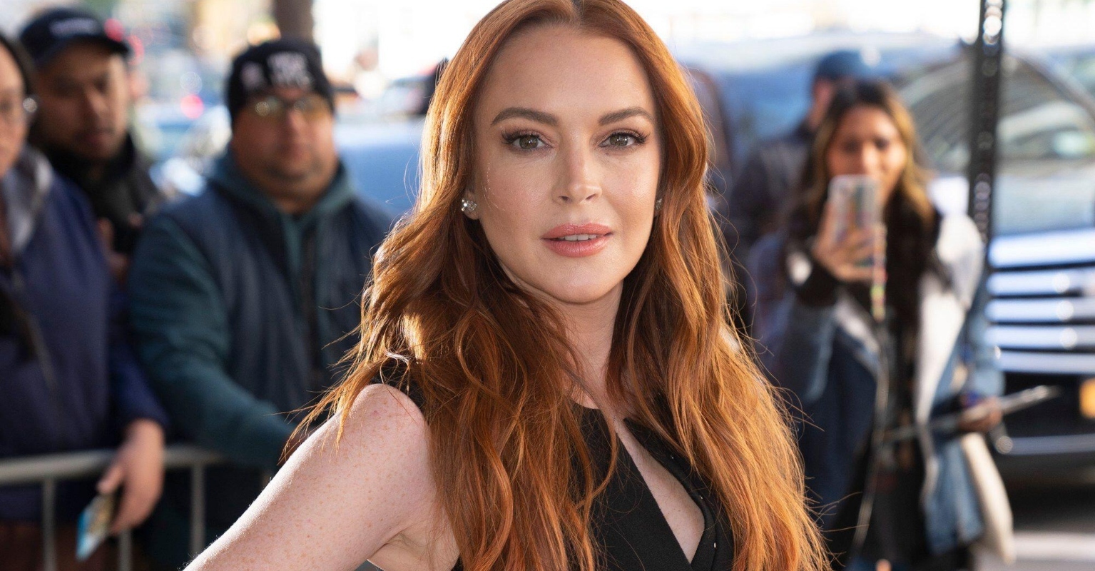 BREAKING: Lindsay Lohan is pregnant with her first child