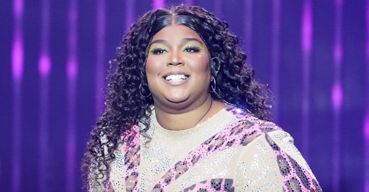 Lizzo responds as troll's attempt to body-shame star's nude photo backfires horribly
