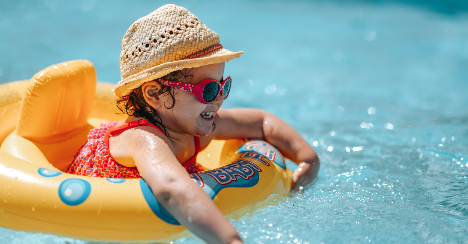 Children's swim instructor issues warning about blue bathing suits