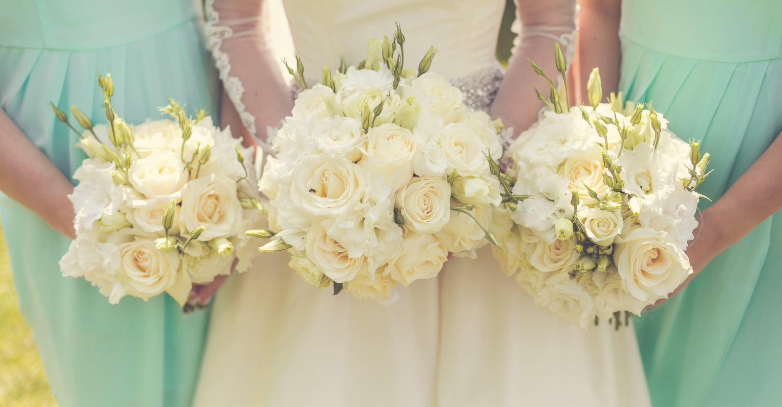 Bride slammed after criticizing her bridesmaid for refusing to dye her gray hairs for wedding