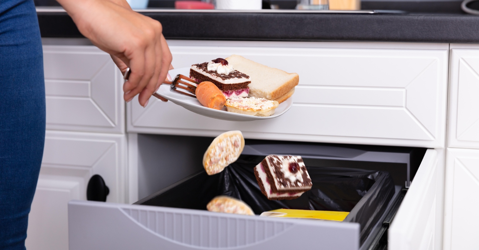 Dad divides opinion after throwing out his daughter's dinner after she made rude comment