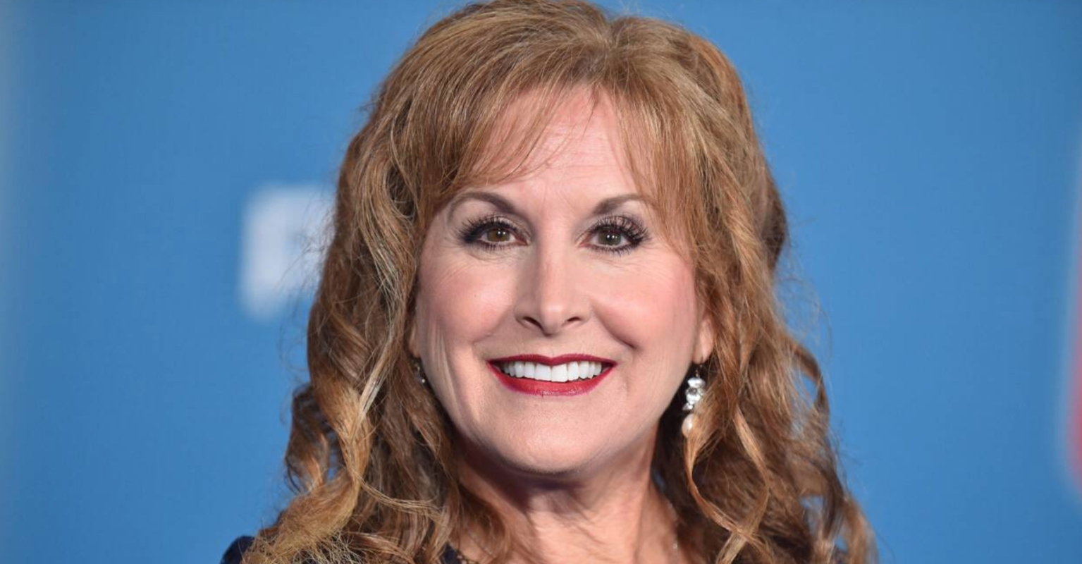 Original Ariel voice actor defends 'The Little Mermaid' remake for changing song lyrics to include consent