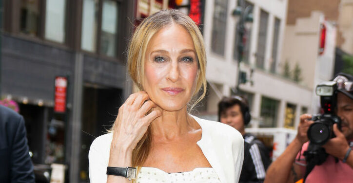 Sarah Jessica Parker admits 'I don't really like looking at myself' but still doesn't want plastic surgery