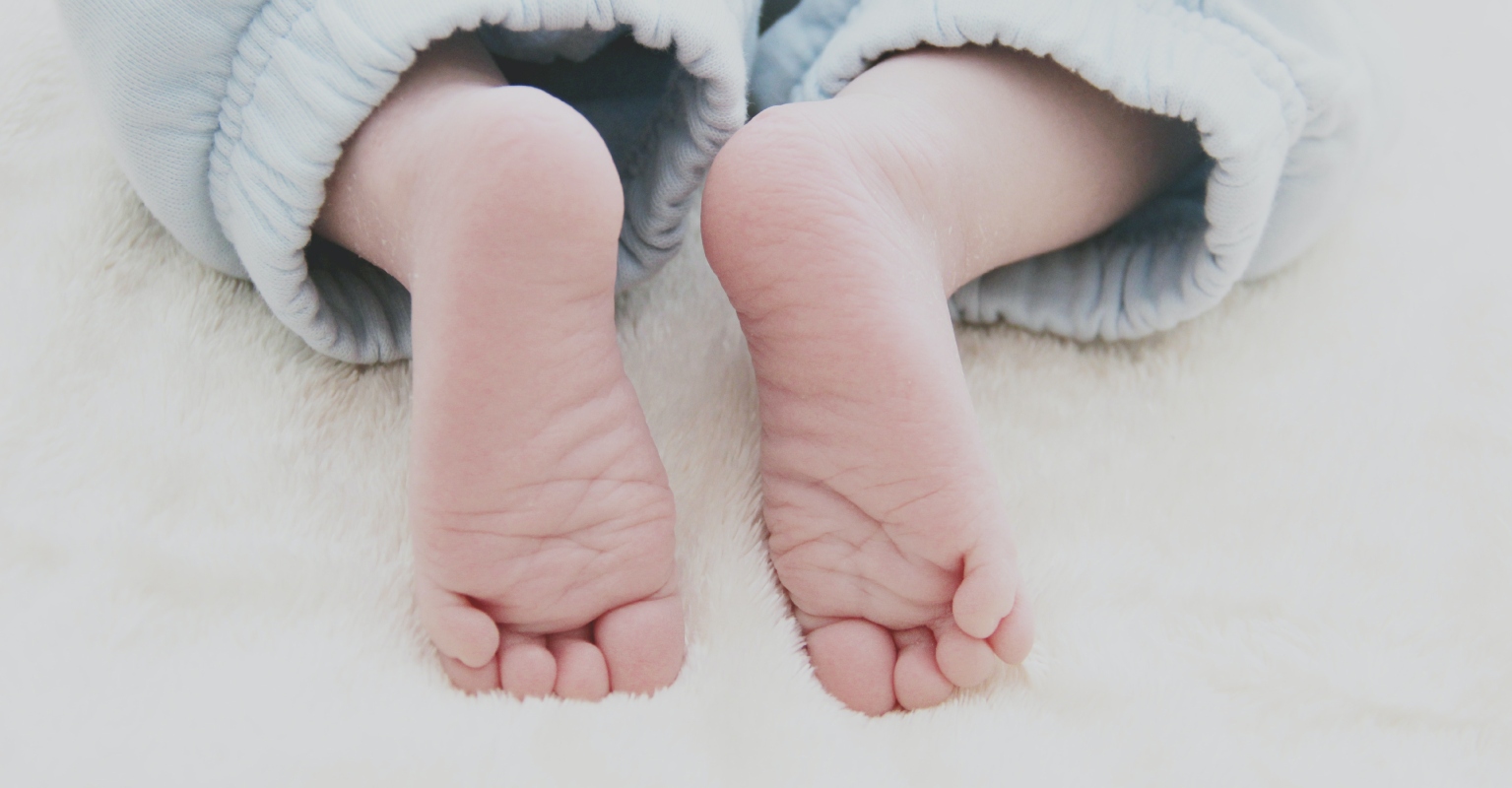 1-year-old dies after being left in a hot car outside hospital for 9 hours