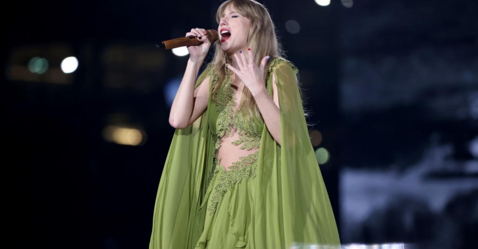 Taylor Swift appears to plead with fans to stop harassing ex-boyfriend John Mayer