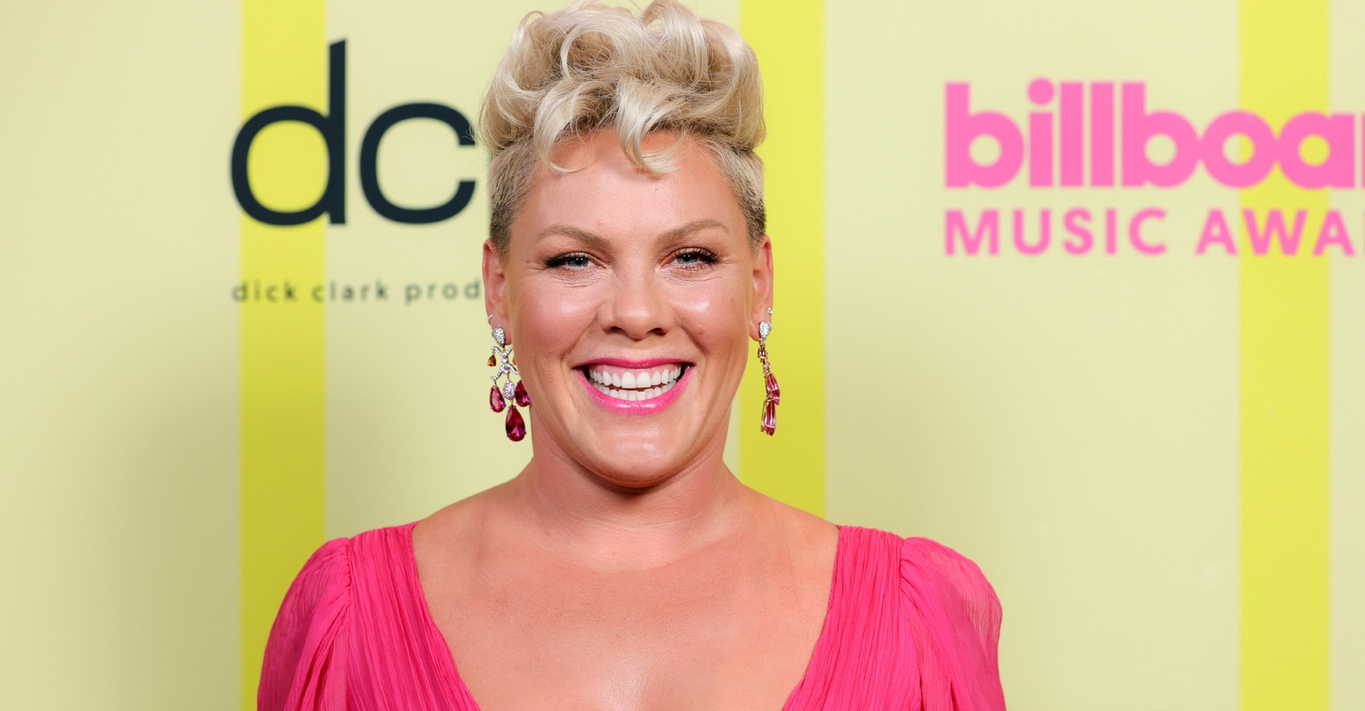 Pink absolutely destroys troll who said she 'looks so old she should be named Purple'