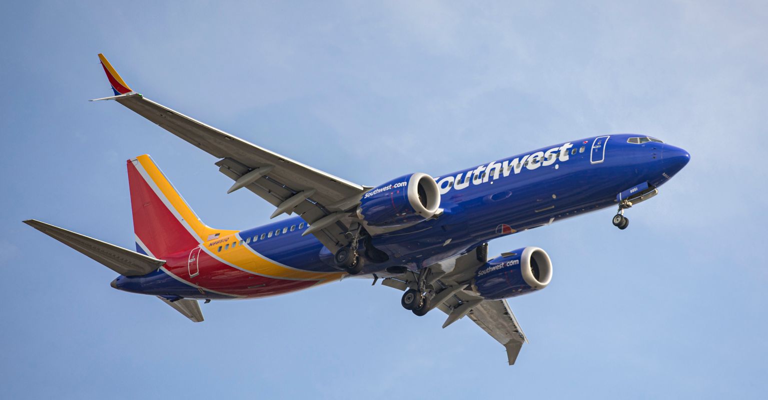 People divided after Southwest passenger moans about another guy sitting directly behind him on empty flight