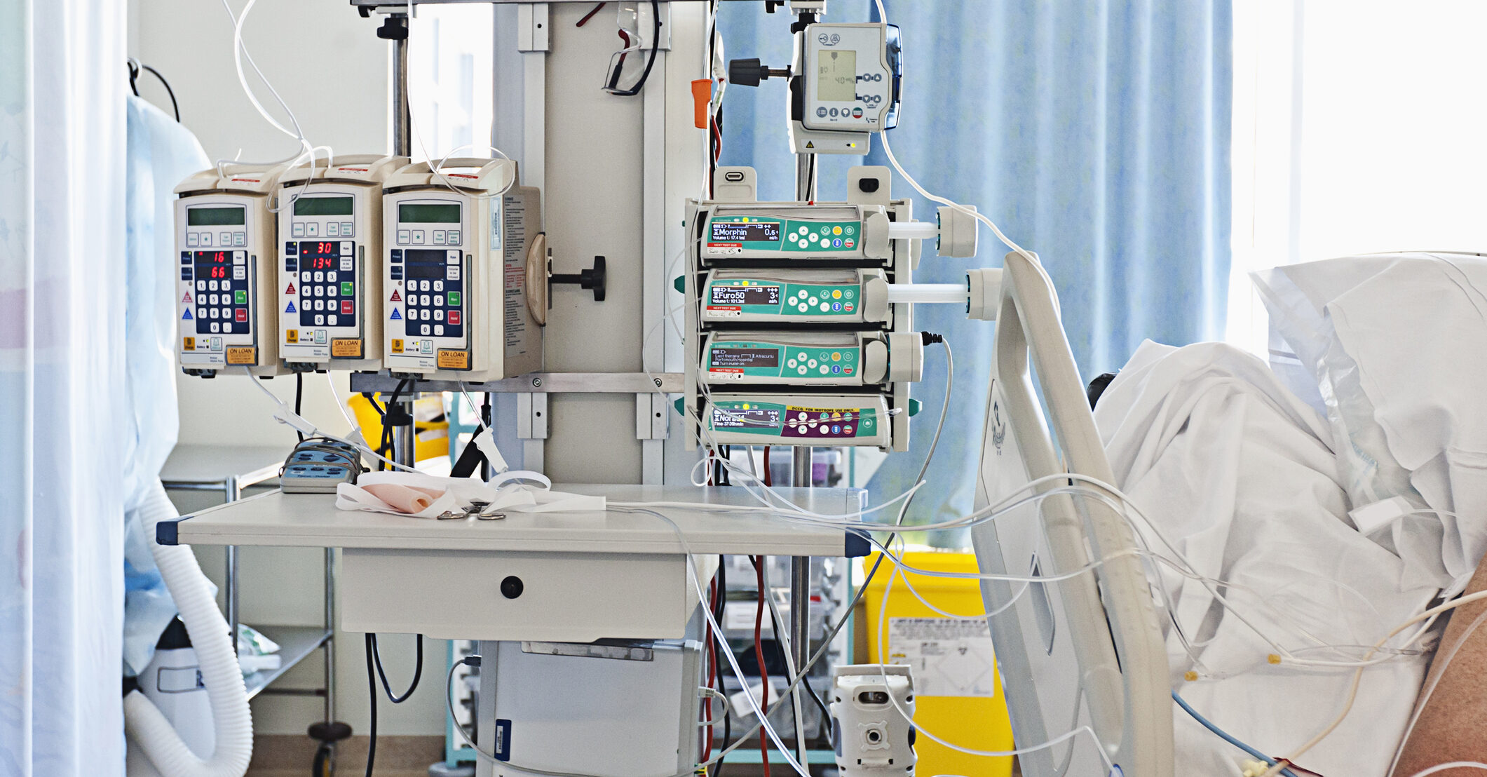 Judge rules doctors can lawfully stop treating 20-year-old on life support with brain injury