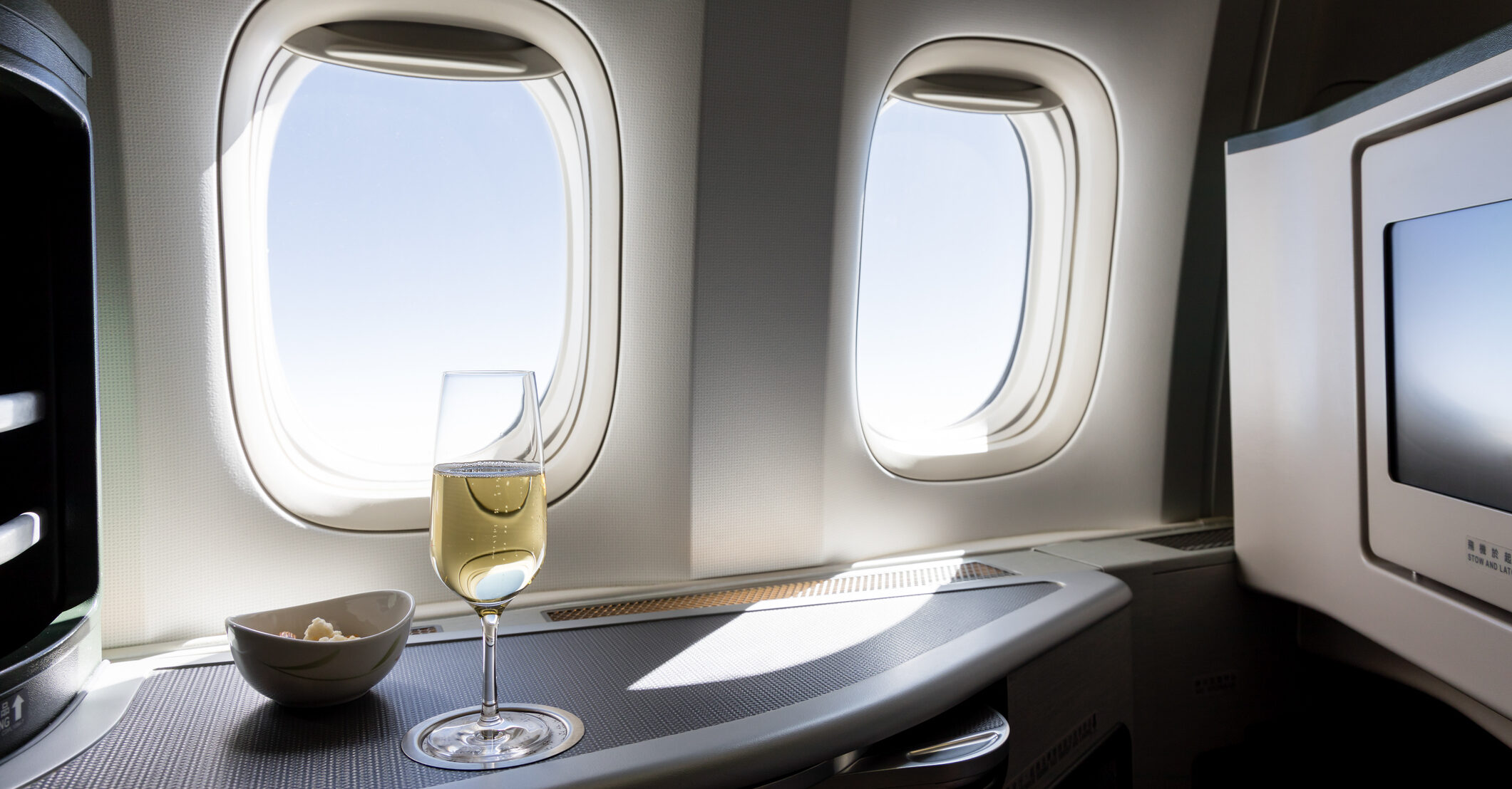 Dad divides social media by revealing he and his wife fly first class while his daughters stay in coach