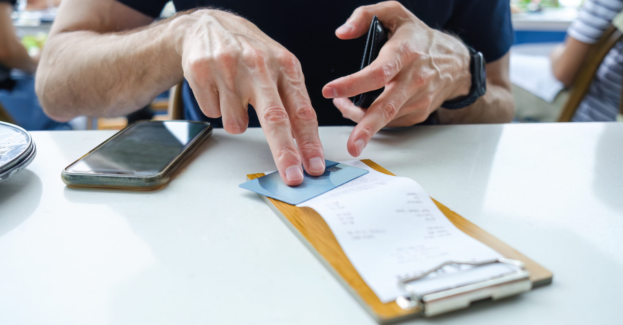 Diners promise to 'lower their tips' after waitress shares jaw-dropping earnings for three-hour shift