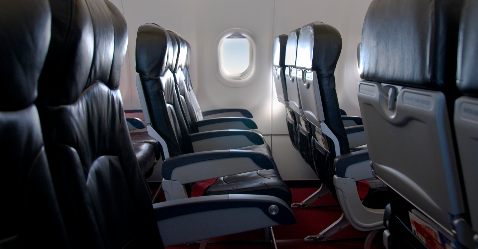 Flight attendant gives verdict after video of child keeping flight awake with light-up hat sparks debate