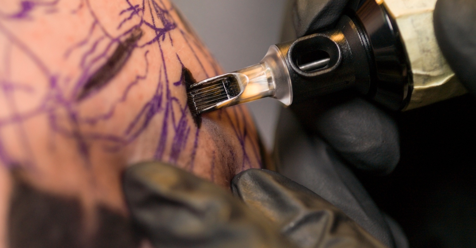 Influencer who 'got boyfriend's name tattooed on forehead' finally admits it is fake