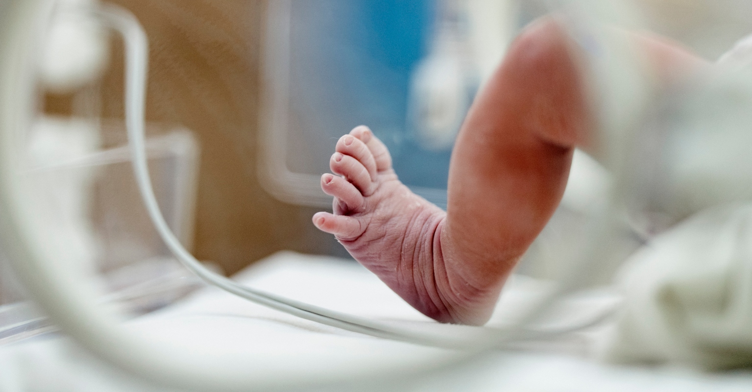 Woman gives birth to giant 2ft tall baby weighing 16.1lbs